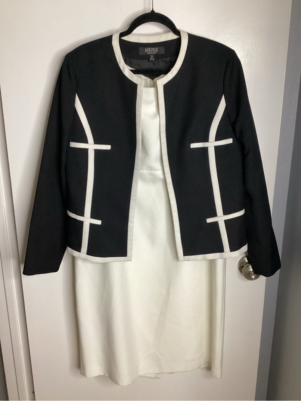 Kasper Black & White Contrasting Crepe Jacket & Sleeveless White Dress 14